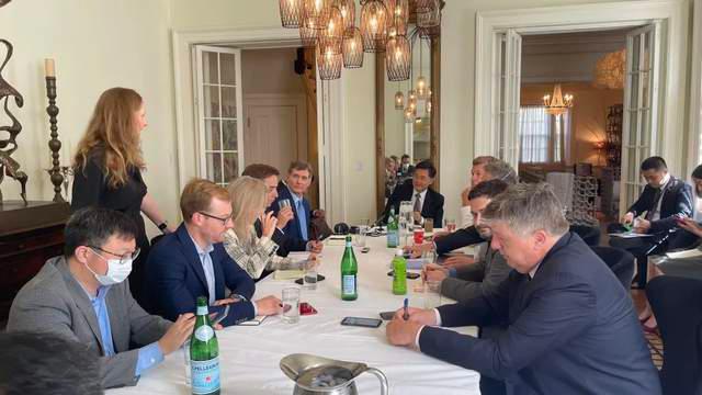 驻美大使秦刚接受11家主流媒体采访,信息量极大