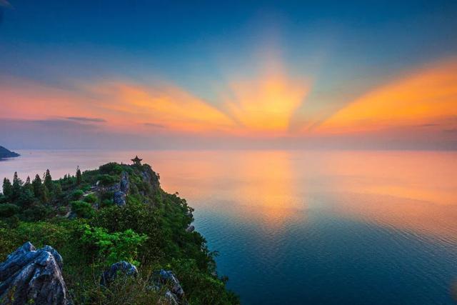 抚仙湖畔,开启一场光影和思想之旅