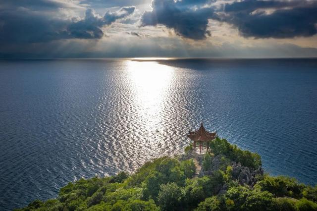 抚仙湖畔,开启一场光影和思想之旅