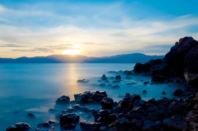 抚仙湖畔,开启一场光影和思想之旅