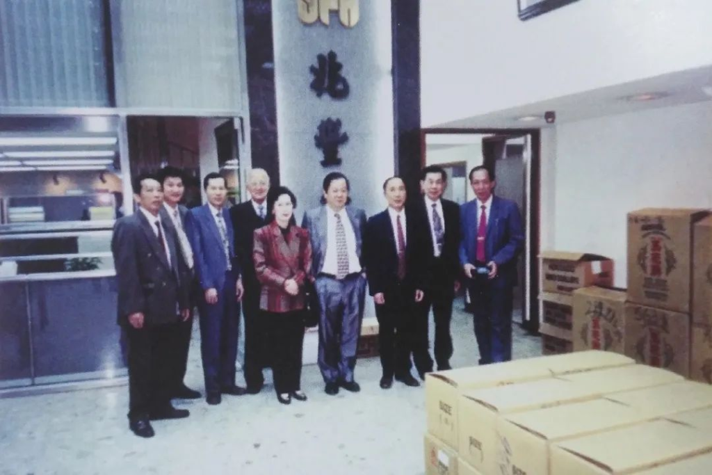 这位商界奇才,续写新会人的书香梦!