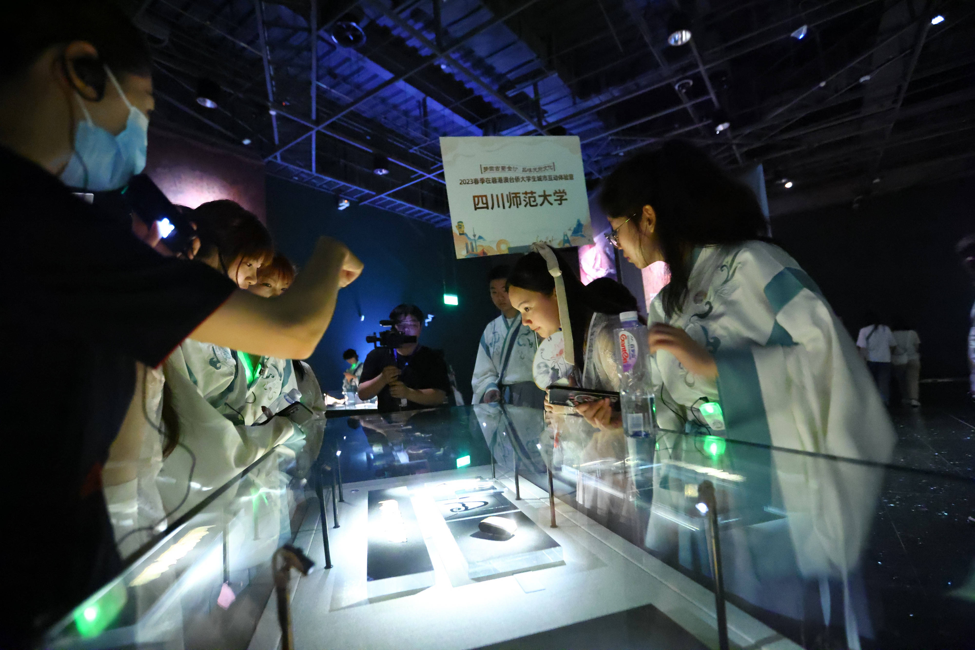 在蓉港澳台侨大学生游金沙:与古蜀文明“隔空对话”