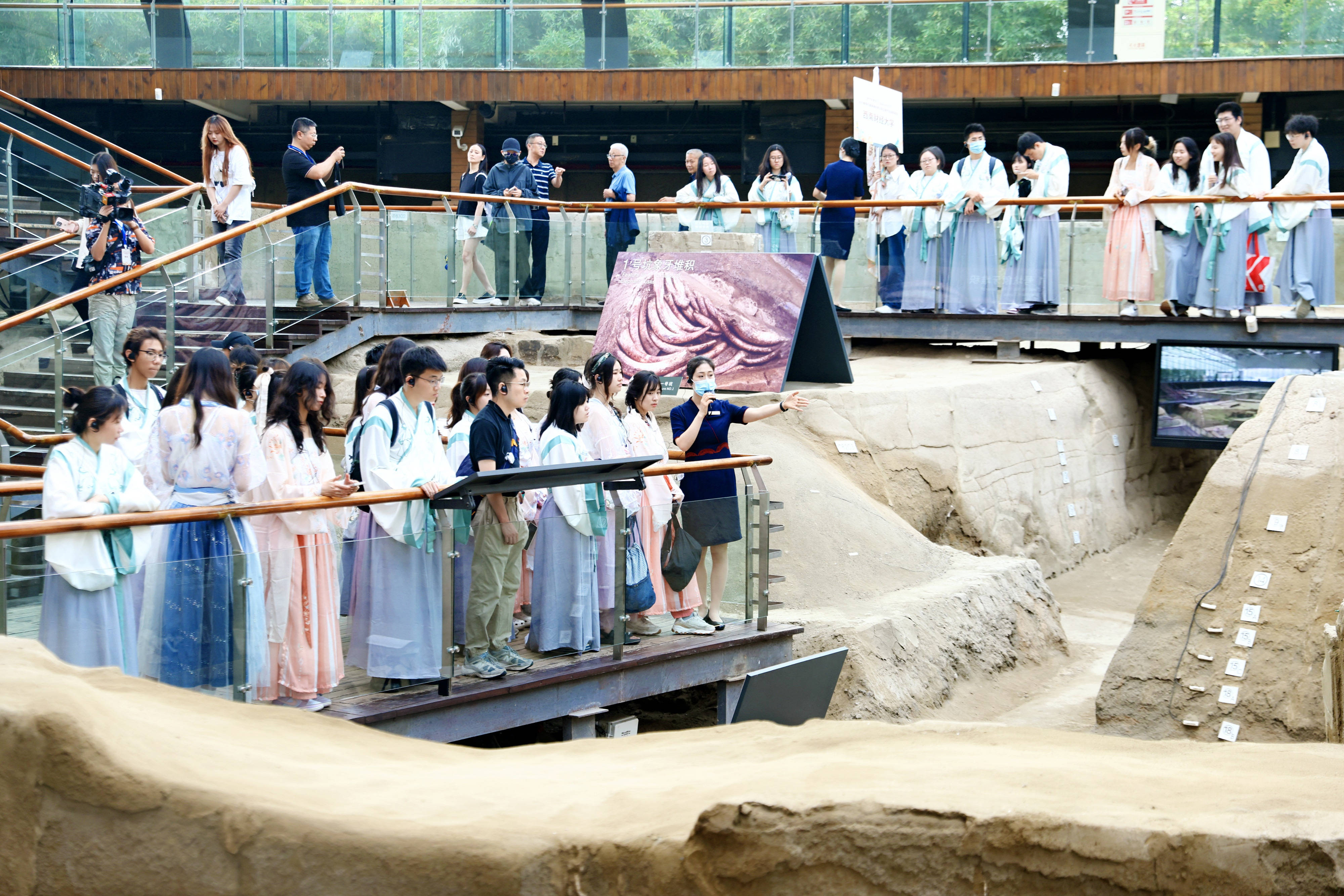 在蓉港澳台侨大学生游金沙:与古蜀文明“隔空对话”