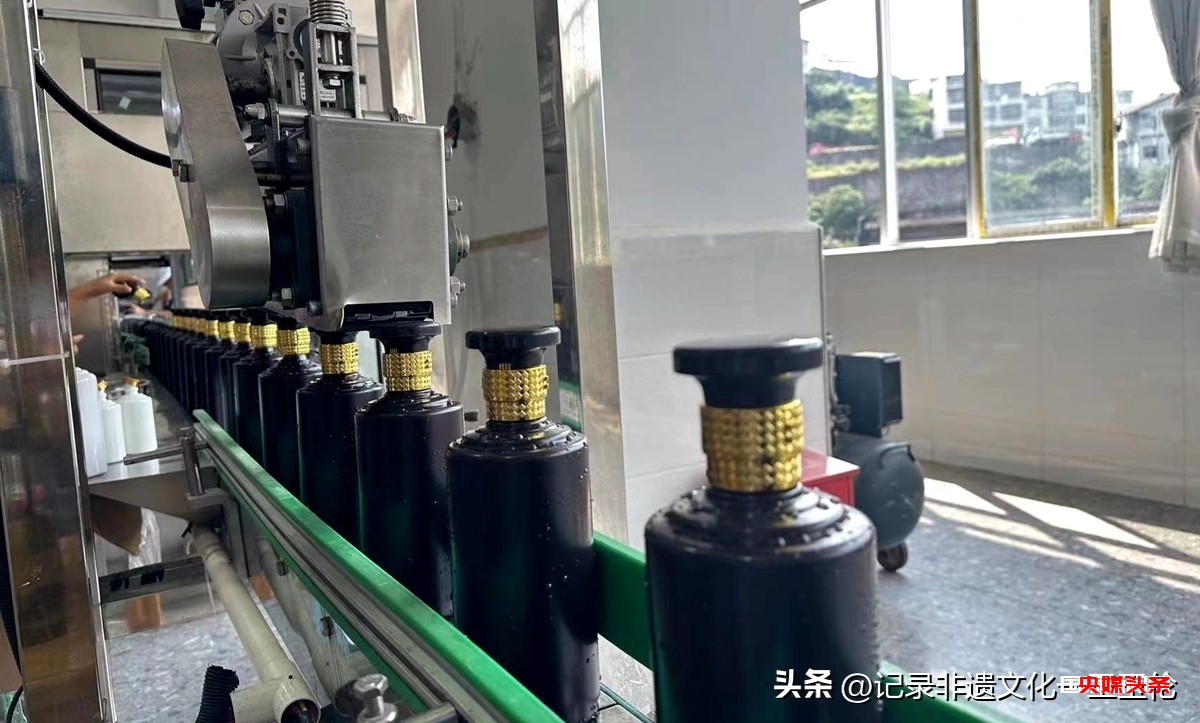 贵州古传酿酒(集团)与贵州湄潭吉相商贸共同开发“邀客饮”酱酒