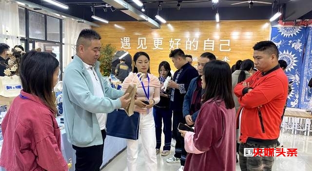 贵州福泉:蒲氏刨汤腊肉亮相2023年黔南州非遗文创成果展