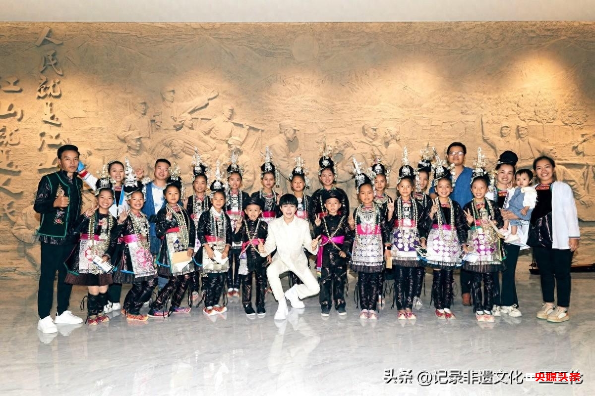 吴凤英:用歌声美丽四季