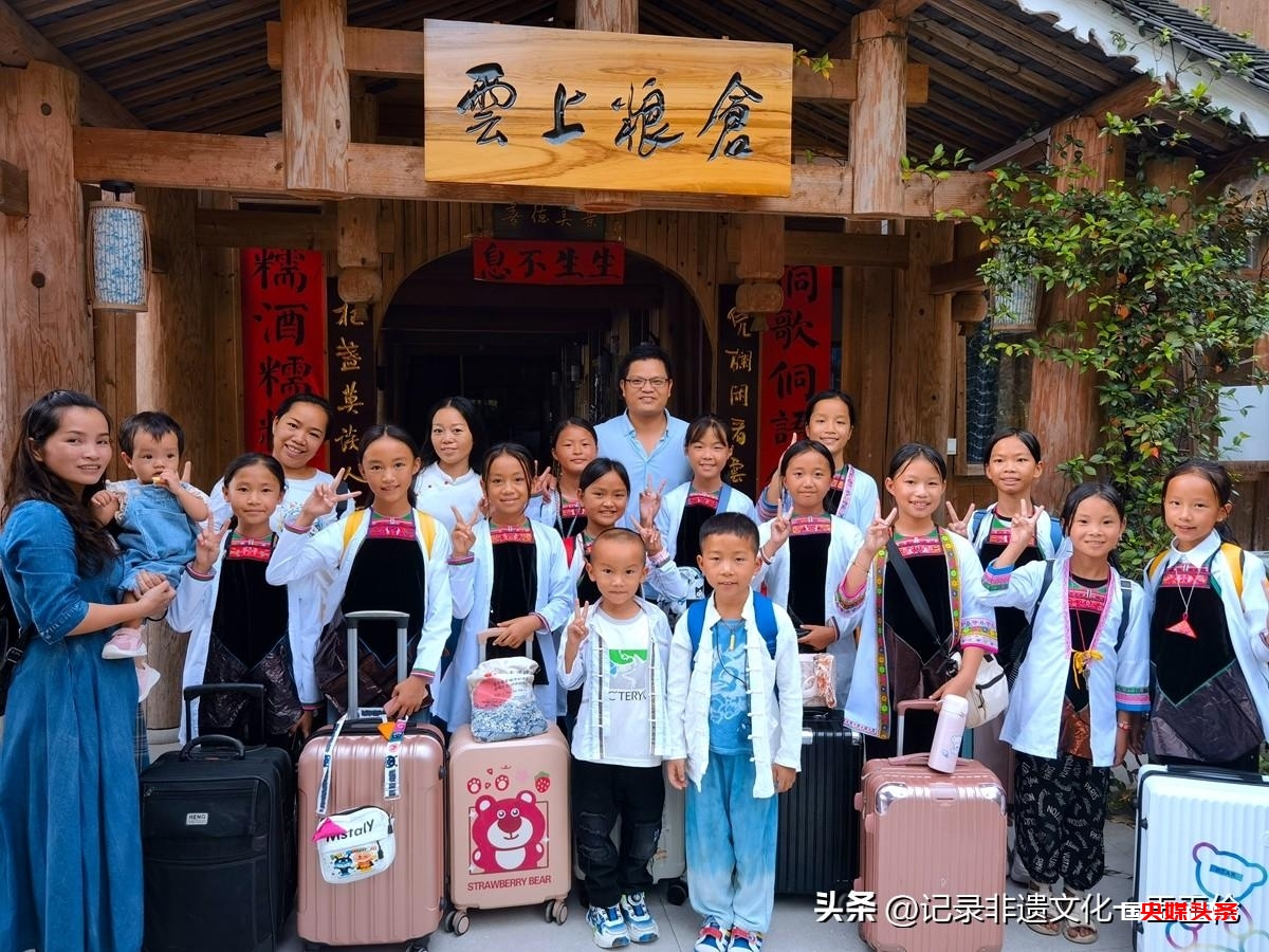 吴凤英:用歌声美丽四季