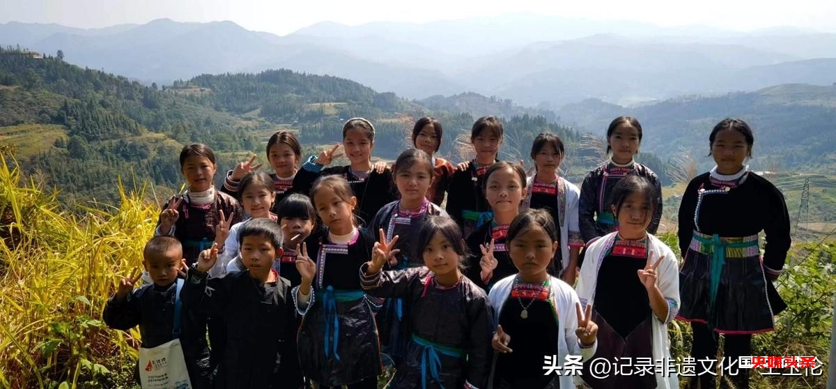 吴凤英:用歌声美丽四季