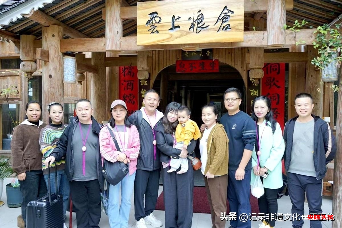 吴凤英:用歌声美丽四季