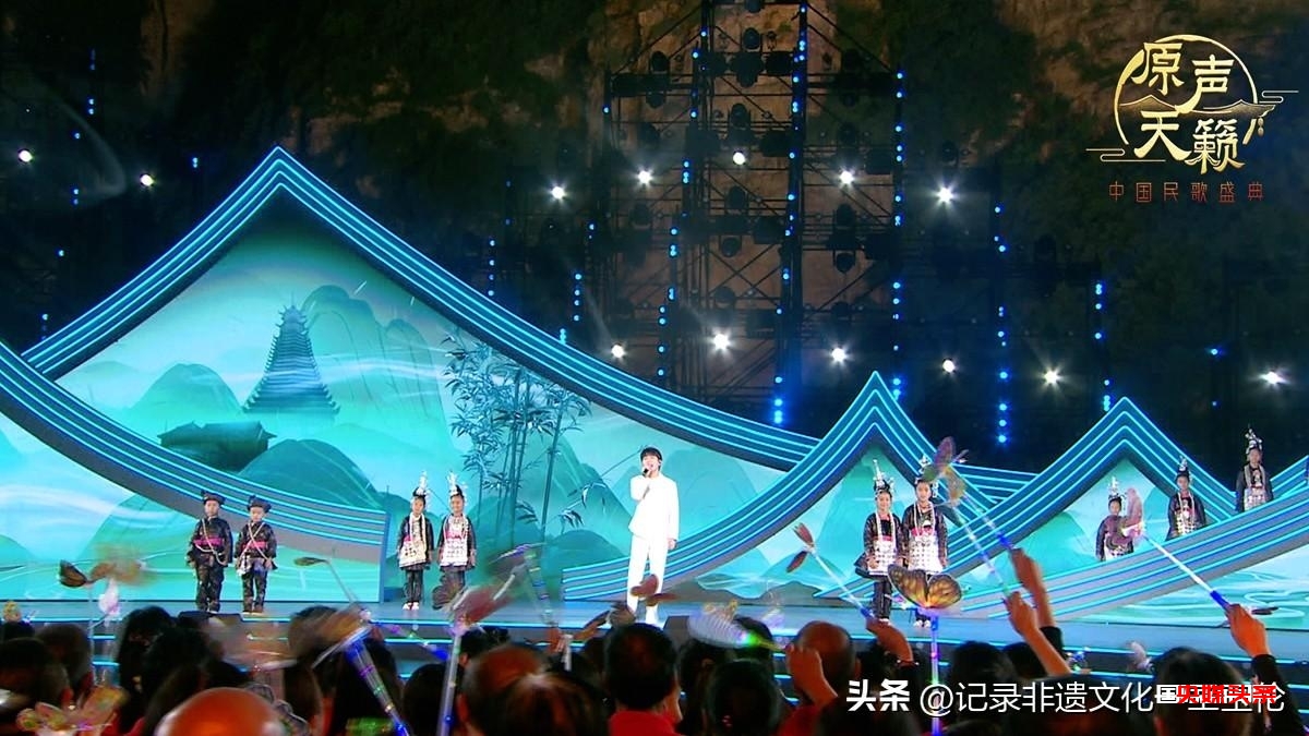 吴凤英:用歌声美丽四季