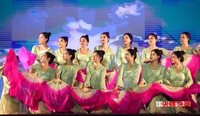 贵州从江东朗镇:乡村周末大舞台展现民族文化魅力