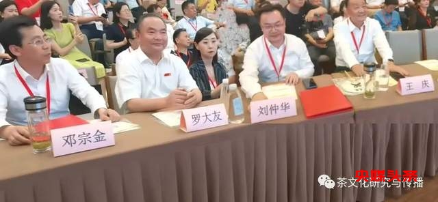 北京机场《中国文化艺术品代言》主题巡展——罗大友