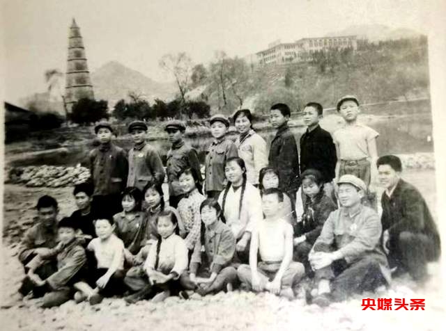 毕节八小红小兵宣传队,不忘初心,传承六十年经典,燃爆毕节山城