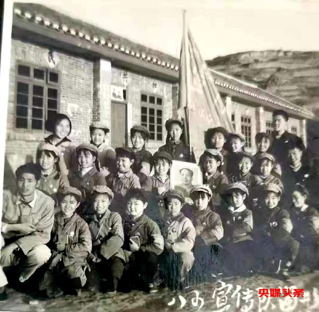 毕节八小红小兵宣传队,不忘初心,传承六十年经典,燃爆毕节山城