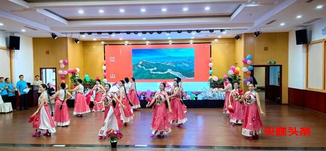 毕节八小红小兵宣传队,不忘初心,传承六十年经典,燃爆毕节山城