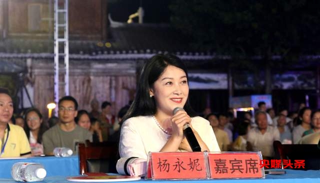 都柳江畔,秋意浓情更浓:从江“村光大道”月赛燃爆銮里大道