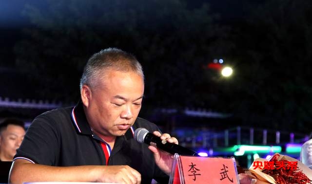 都柳江畔,秋意浓情更浓:从江“村光大道”月赛燃爆銮里大道