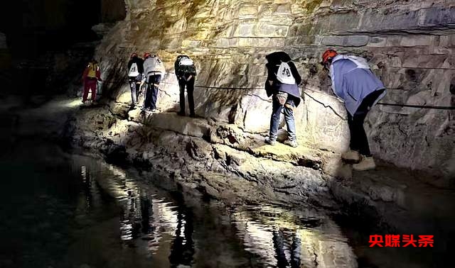 贵州神秘探险:银河洞飞拉达之旅,揭秘地心奇遇