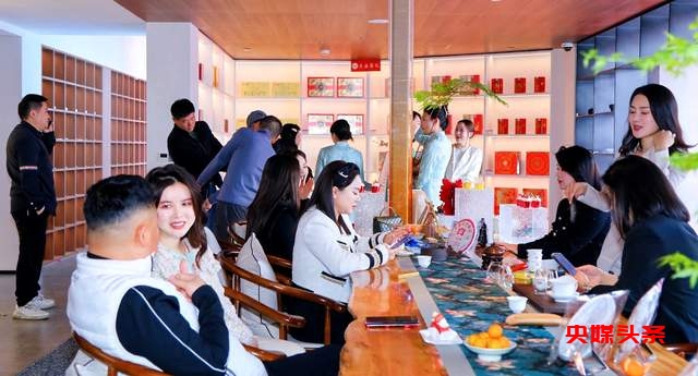 贵州路虎俱乐部接待中心暨大益茶云著店开业，掀起新热潮