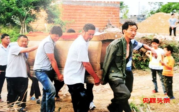 淅川县水利局诚心助力南水北调移民大迁安