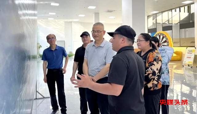 江西省抚州市政协副主席唐永文点赞东兰生态康养露营产业