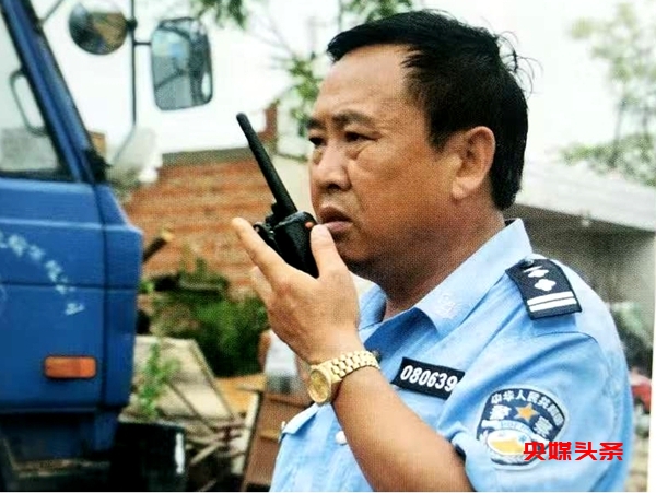 淅川县公安局：警徽闪耀移民路