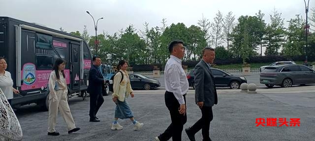 贵州省文化和旅游厅党组书记、厅长吴涛到“金华山”考察调研