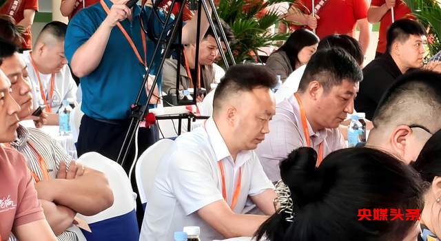 第35届中国（郑州）糖酒食品交易会盛大启幕，酒业新消费论坛引领行业转型升级！