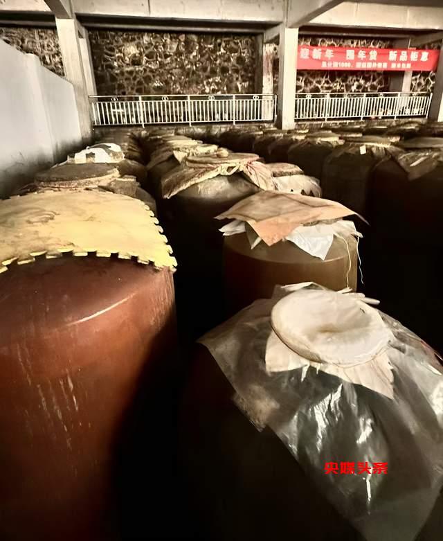 尘封37年的传奇佳酿：湄窖鸳鸯春酒重现江湖，液态文物续写历史辉煌