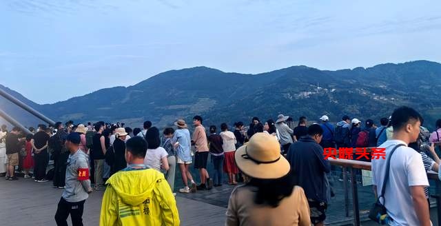 2025年“五一”黄金周：从江县变身欢乐海洋，民俗文化与自然风光引爆旅游热潮