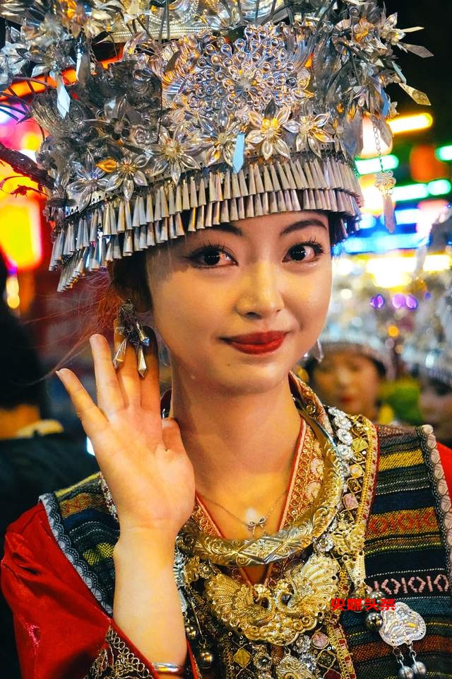 丹寨县：花海登山，夜嫁苗情，非遗文化燃爆这个春天！