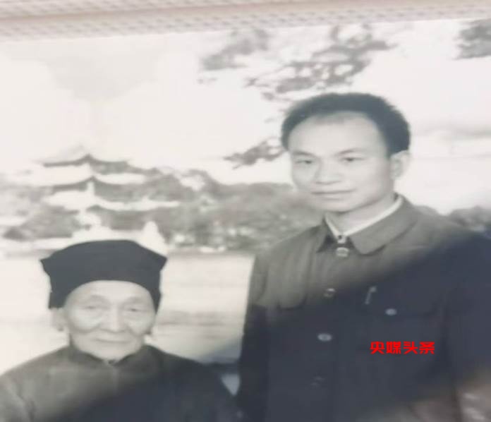 孔子学院创始人之一骆小所教授的国际中文教育