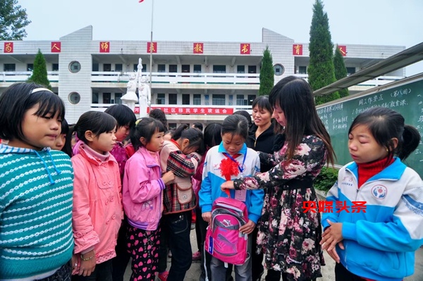 宋辉镜头中搬迁移民的故事