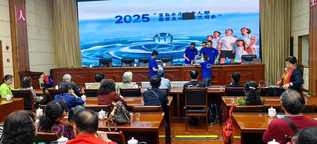 阳光下的健康盛宴——贵州省老年妇女书画艺术协会举办“健康与快乐大健康活动”