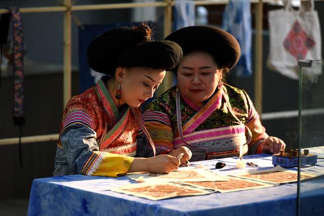 熊兆美：坚守蜡染传承与创新让非遗传承“活起来”