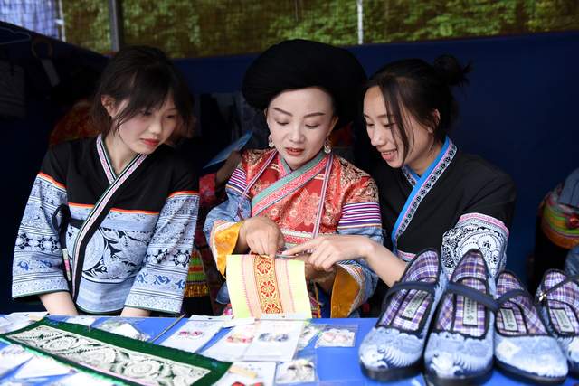 熊兆美：坚守蜡染传承与创新让非遗传承“活起来”