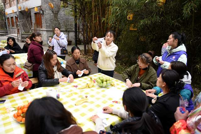 熊兆美：坚守蜡染传承与创新让非遗传承“活起来”