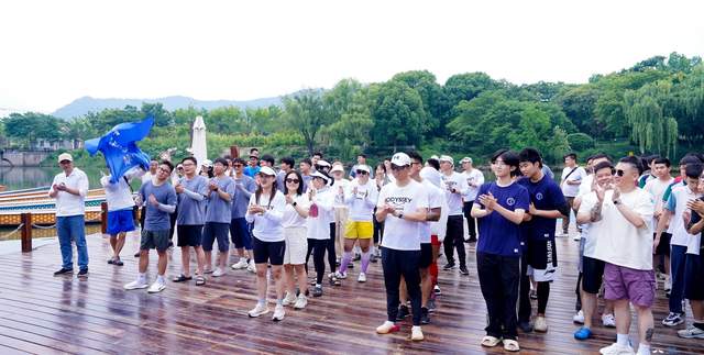 龙舟竞渡，杭州市全民龙舟争霸赛再掀千年文化浪潮