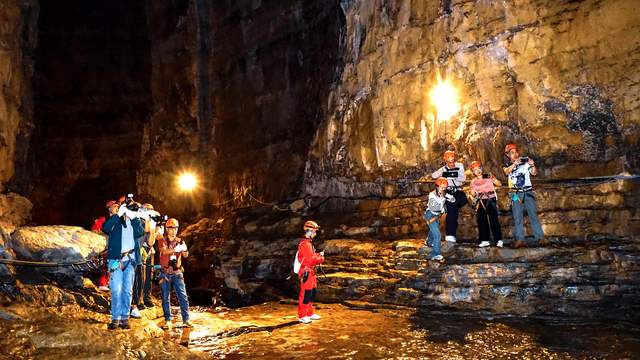 速度与激情，探秘双河洞：贵州越野车自驾集结赛燃爆全场！