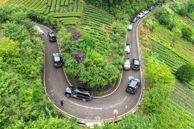 速度与激情，探秘双河洞：贵州越野车自驾集结赛燃爆全场！
