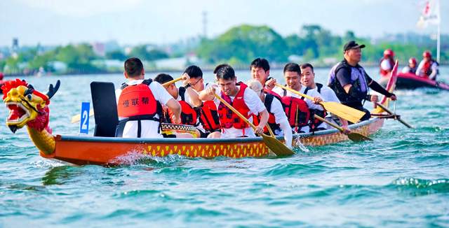 龙舟竞渡战鼓擂！衢江两岸万人空巷见证水上巅峰对决