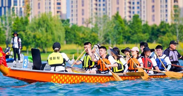 龙舟竞渡战鼓擂！衢江两岸万人空巷见证水上巅峰对决