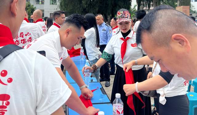 爱心托起希望，情暖快乐六一——都匀市留守儿童喜迎特别节日