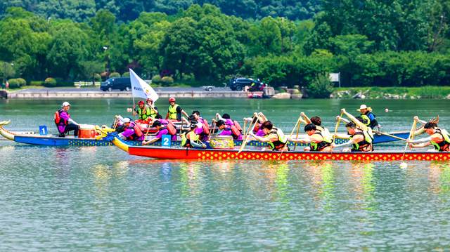 杭州湘湖龙舟赛圆满落幕，端午市集与水上运动嗨翻天！