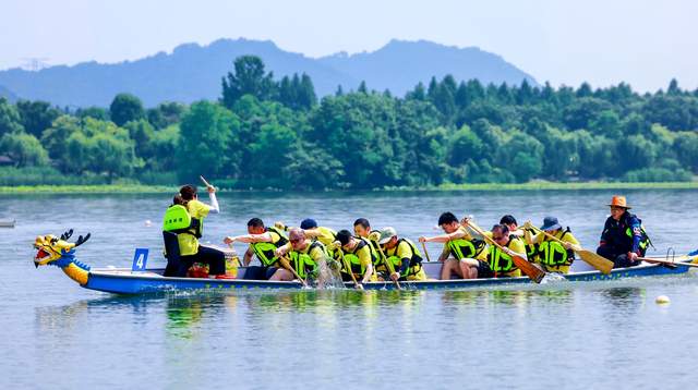 杭州湘湖龙舟赛圆满落幕，端午市集与水上运动嗨翻天！