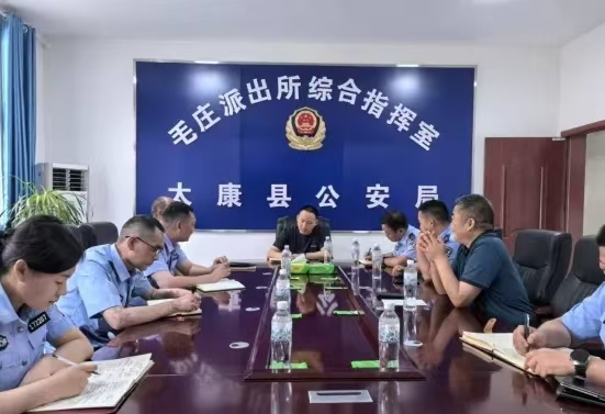 河南省太康县公安局局长李豪杰同志深入基层派出所检查指导工作