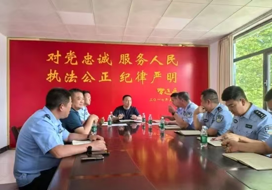 河南省太康县公安局局长李豪杰同志深入基层派出所检查指导工作