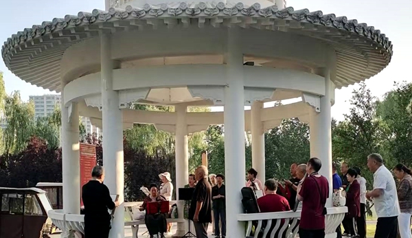 周口市红歌情合唱团的老区情