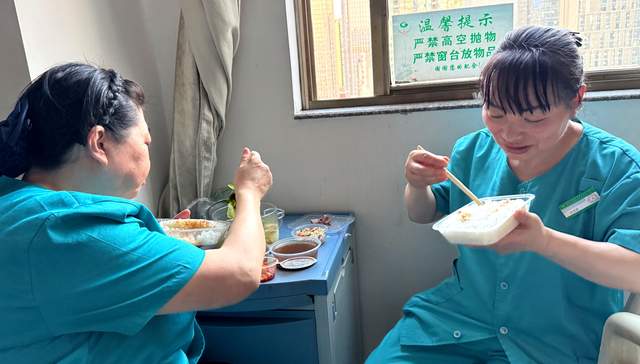 从农村妇女到"最美护工" 她用行动诠释大爱无疆