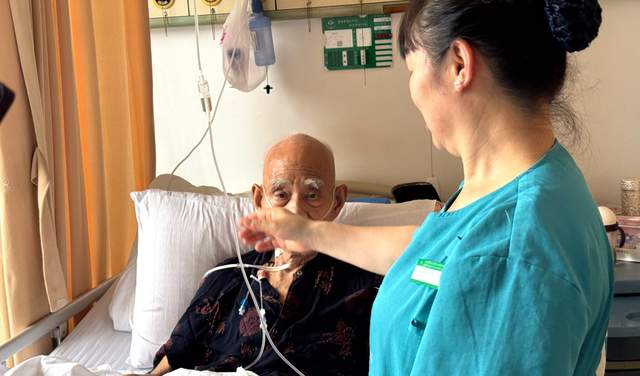 从农村妇女到"最美护工" 她用行动诠释大爱无疆